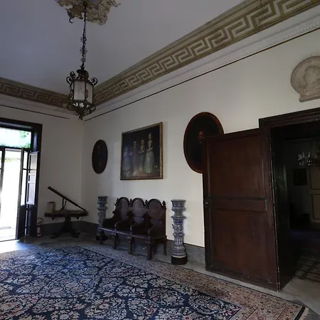 Apartment Palazzo De Gregorio - *