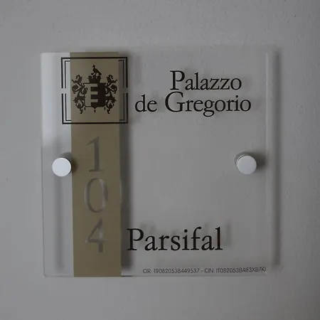 Apartment Palazzo De Gregorio - *
