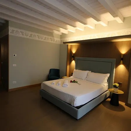 Apartment Palazzo De Gregorio - *