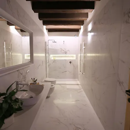 Palazzo De Gregorio - Διαμέρισμα *